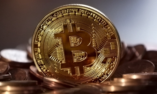 The Relationship Between Gold and Bitcoin